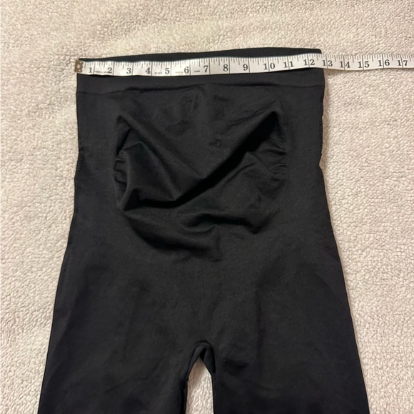 BLANQI Black Maternity Belly Support Crop Leggings - Picture 6 of 8
